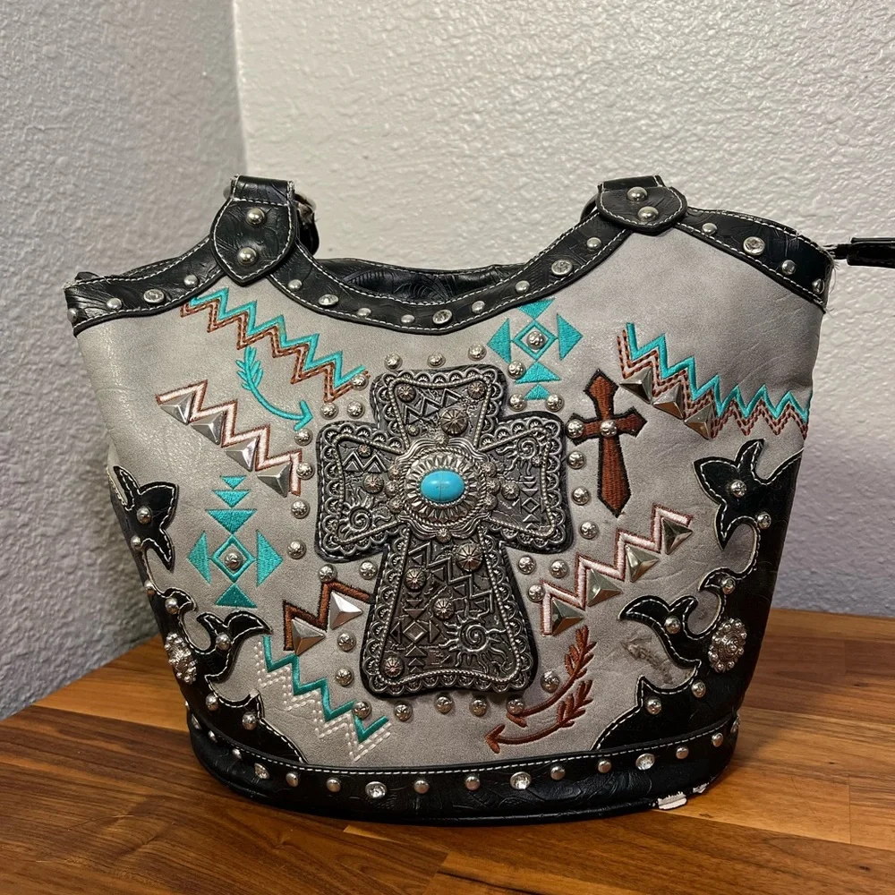 Elegant Black and Gray Embroidered Women's Shoulder Bag - Picture 2 of 12